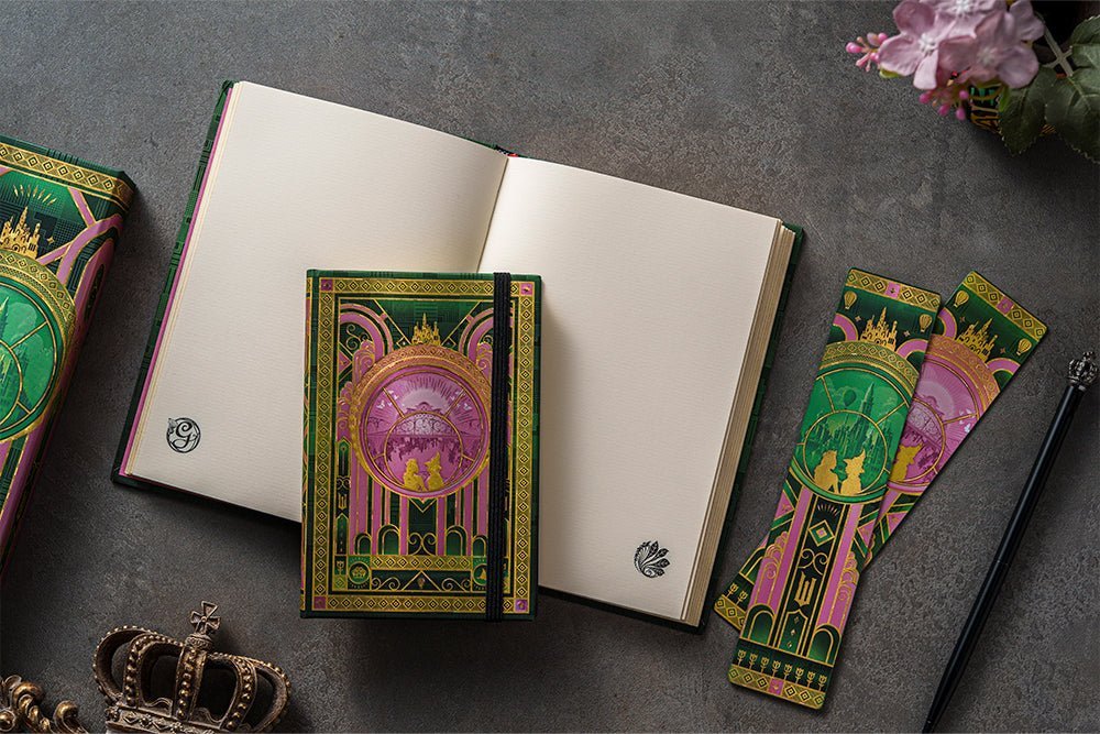 Agenda 2027 PAPERBLANKS La Magie de Wicked - 1 semaine sur 2 pages - Mini - Hardcover - Vertical - 176p - 9780349720555