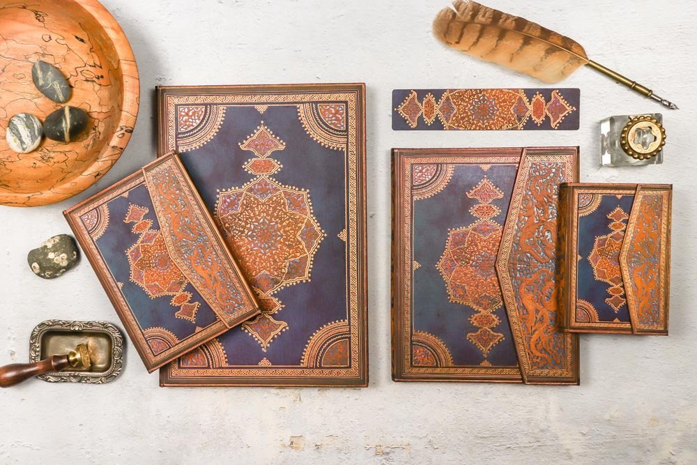 Agenda 2027 PAPERBLANKS Safavide Indigo - 1 semaine sur 2 pages - Midi - Hardcover - Horizontal - 176p - 9780349720708