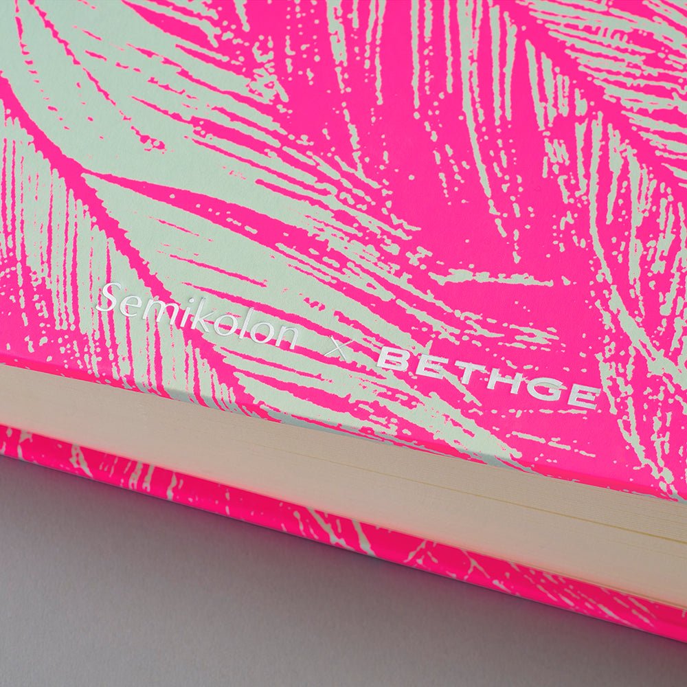 Album photo SEMIKOLON x BETHGE Edition Classic Medium - 21.6 x 25.5 cm - 80 pages - Neonpink - 4070409002550