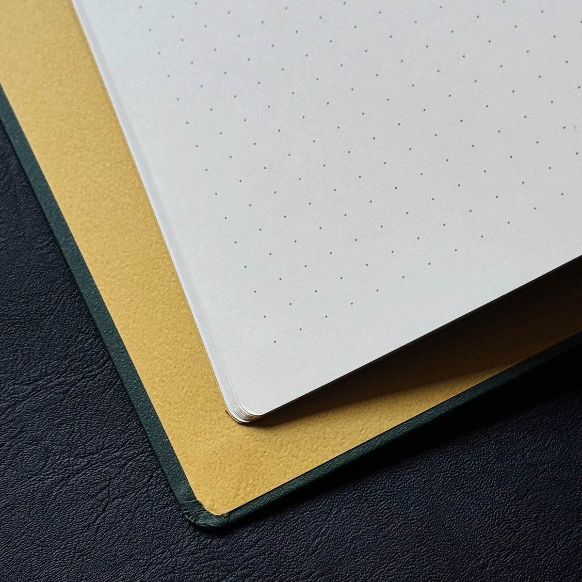 Carnet KUNISAWA The Executive Notebook - B5 - Softcover - Pointillé - Green -