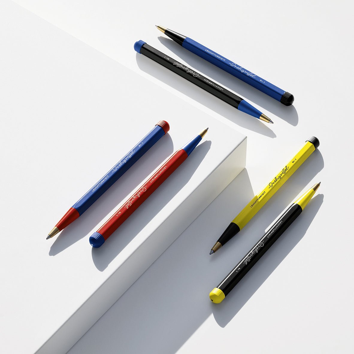 Stylo bille LEUCHTTURM1917 Drehgriffel Nr. 1 Bauhaus Edition - Black/Royal Blue - 4004117616365