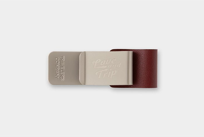 TRAVELER'S notebook LOVE AND TRIP Red - porte - stylo - rouge -