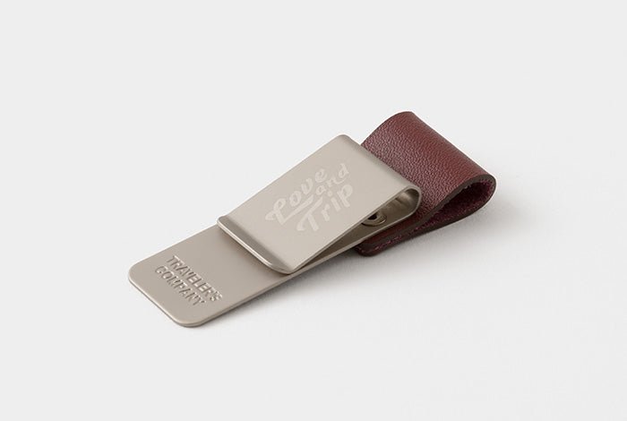 TRAVELER'S notebook LOVE AND TRIP Red - porte - stylo - rouge -