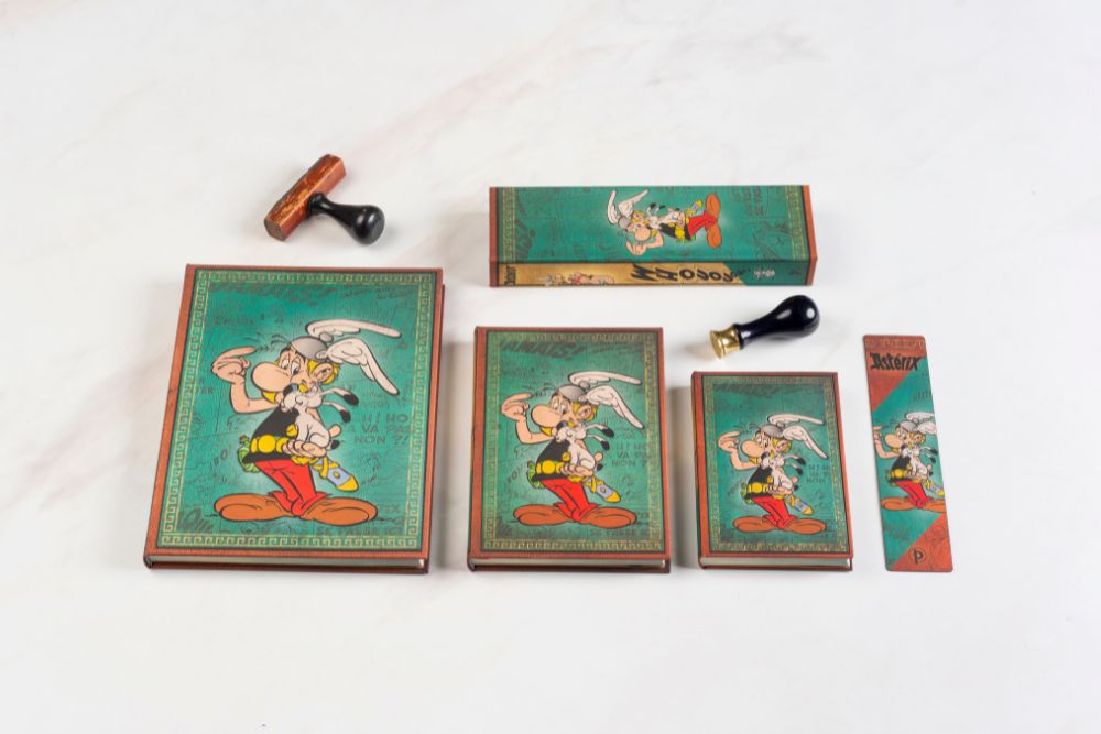 Agenda 2027 PAPERBLANKS Astérix le Gaulois - 1 semaine sur 2 pages - Midi - Hardcover - Vertical - 176p - 9780349720753