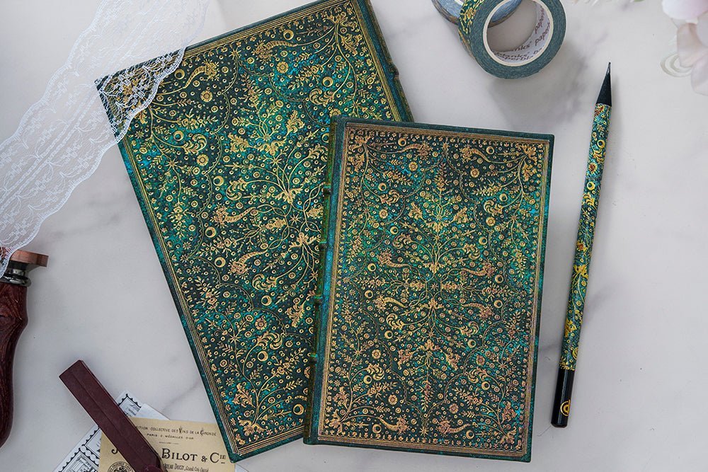 Agenda 2027 PAPERBLANKS Fleur d’Émeraude - 1 semaine sur 2 pages - Grand - Hardcover - Vertical - 176p - 9780349721057