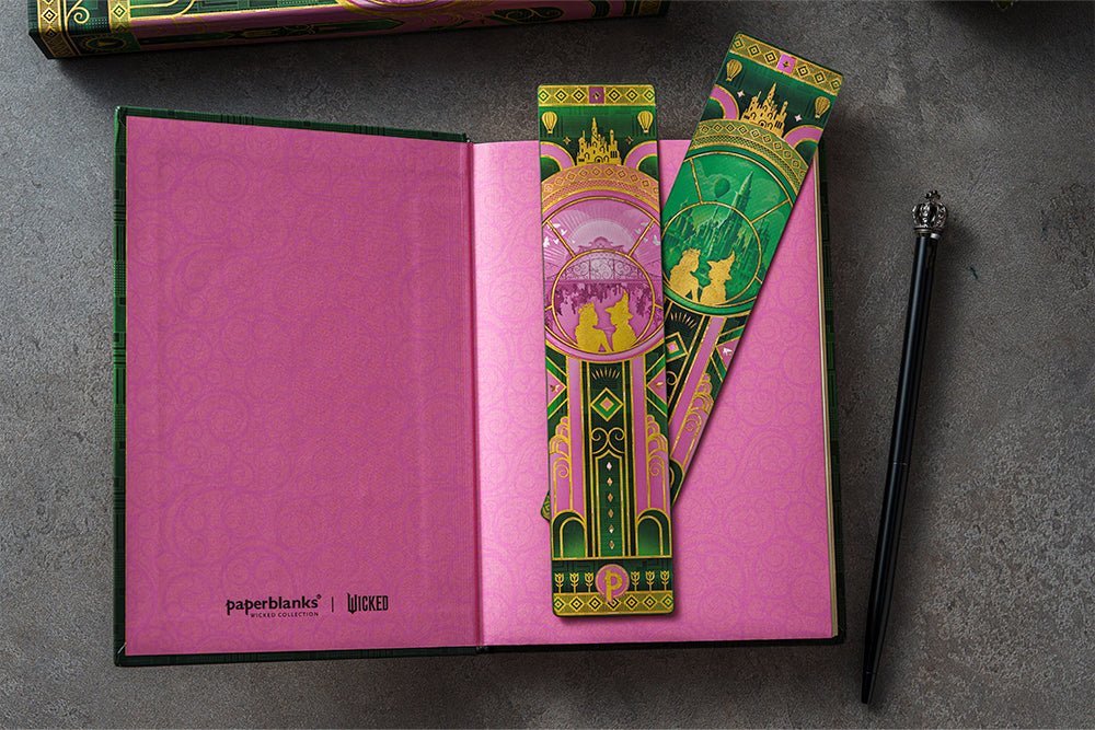Agenda 2027 PAPERBLANKS La Magie de Wicked - 1 semaine sur 2 pages - Mini - Hardcover - Vertical - 176p - 9780349720555