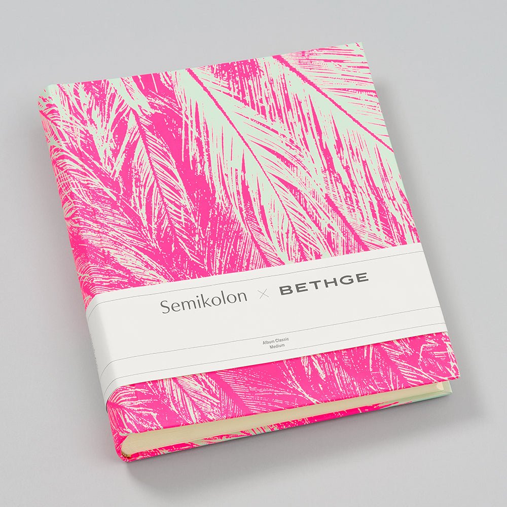 Album photo SEMIKOLON x BETHGE Edition Classic Medium - 21.6 x 25.5 cm - 80 pages - Neonpink - 4070409002550