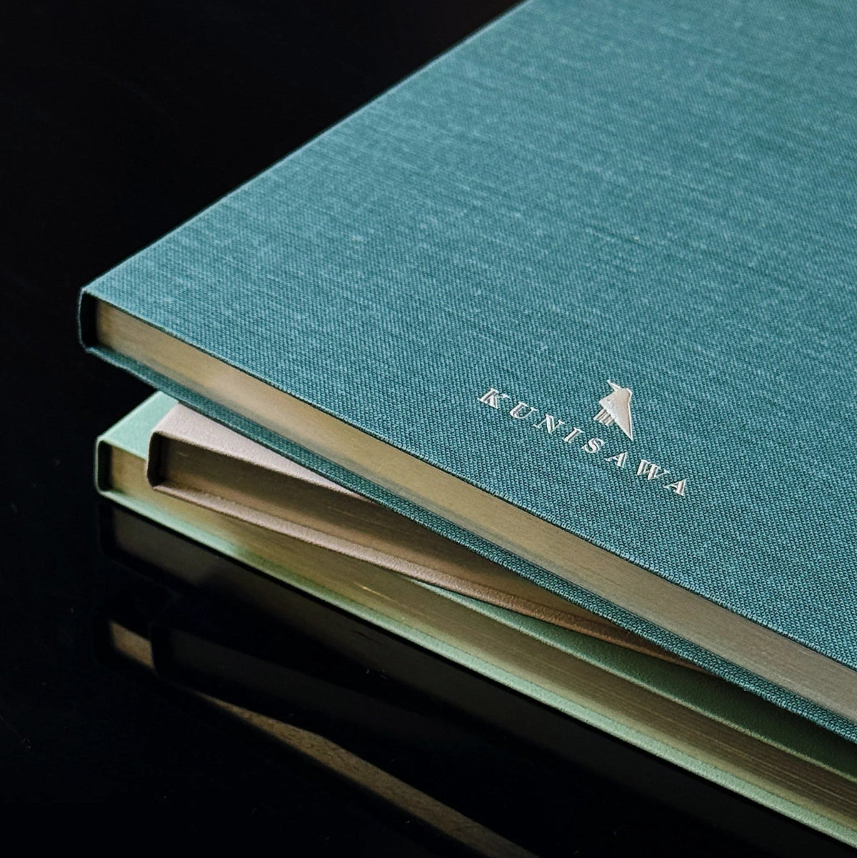 Carnet KUNISAWA Find Edge Notebook - A5 - Hardcover - Pointillé - Sumi - 