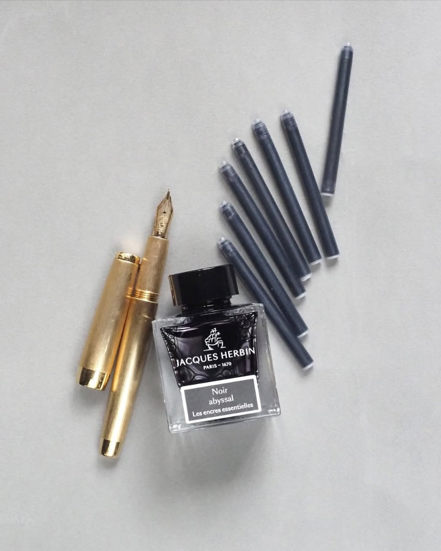 Flacon d'encre JACQUES HERBIN - Les Encres Essentielles - Noir Abyssal (50ml)