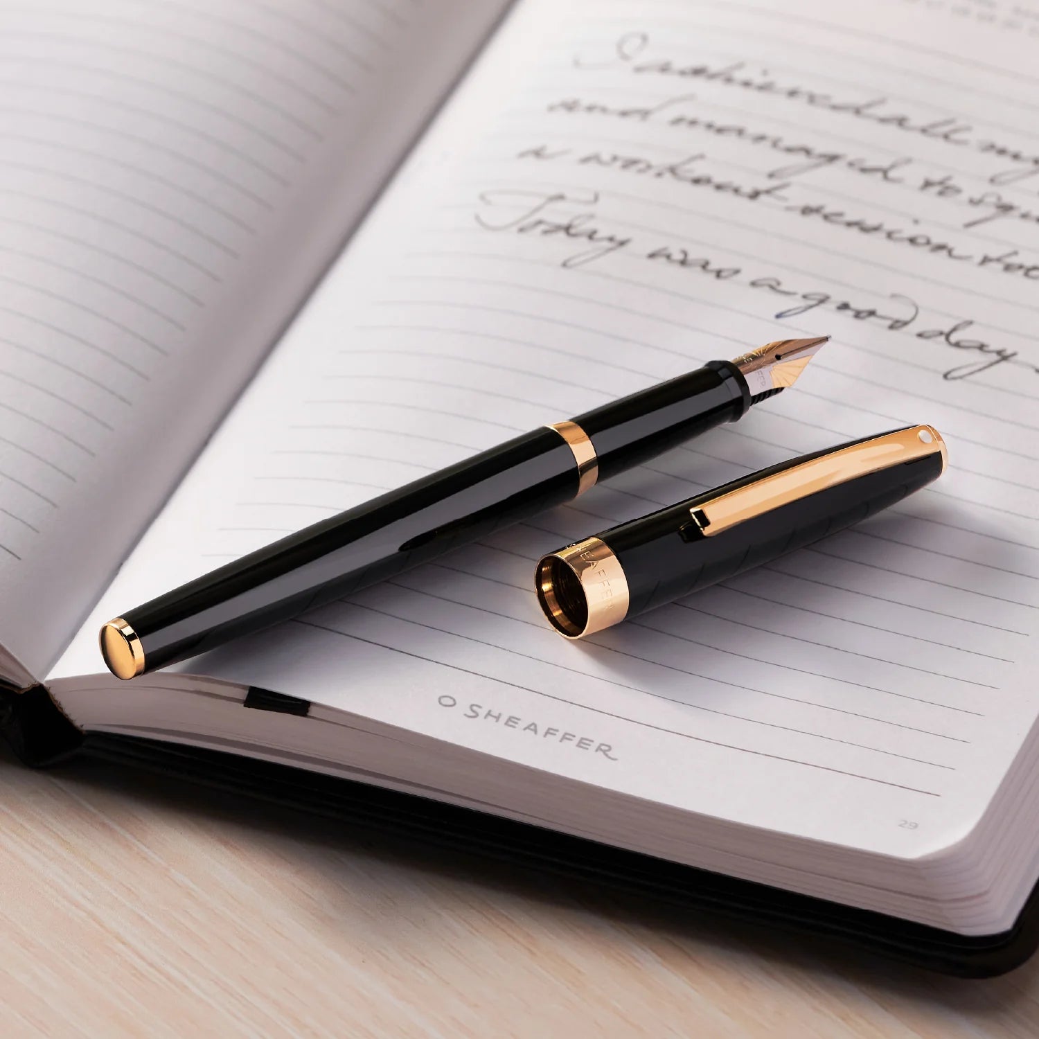 Stylo plume SHEAFFER Sagaris - Gloss Black & Chrome GT - Fine (F) - 0074040003505