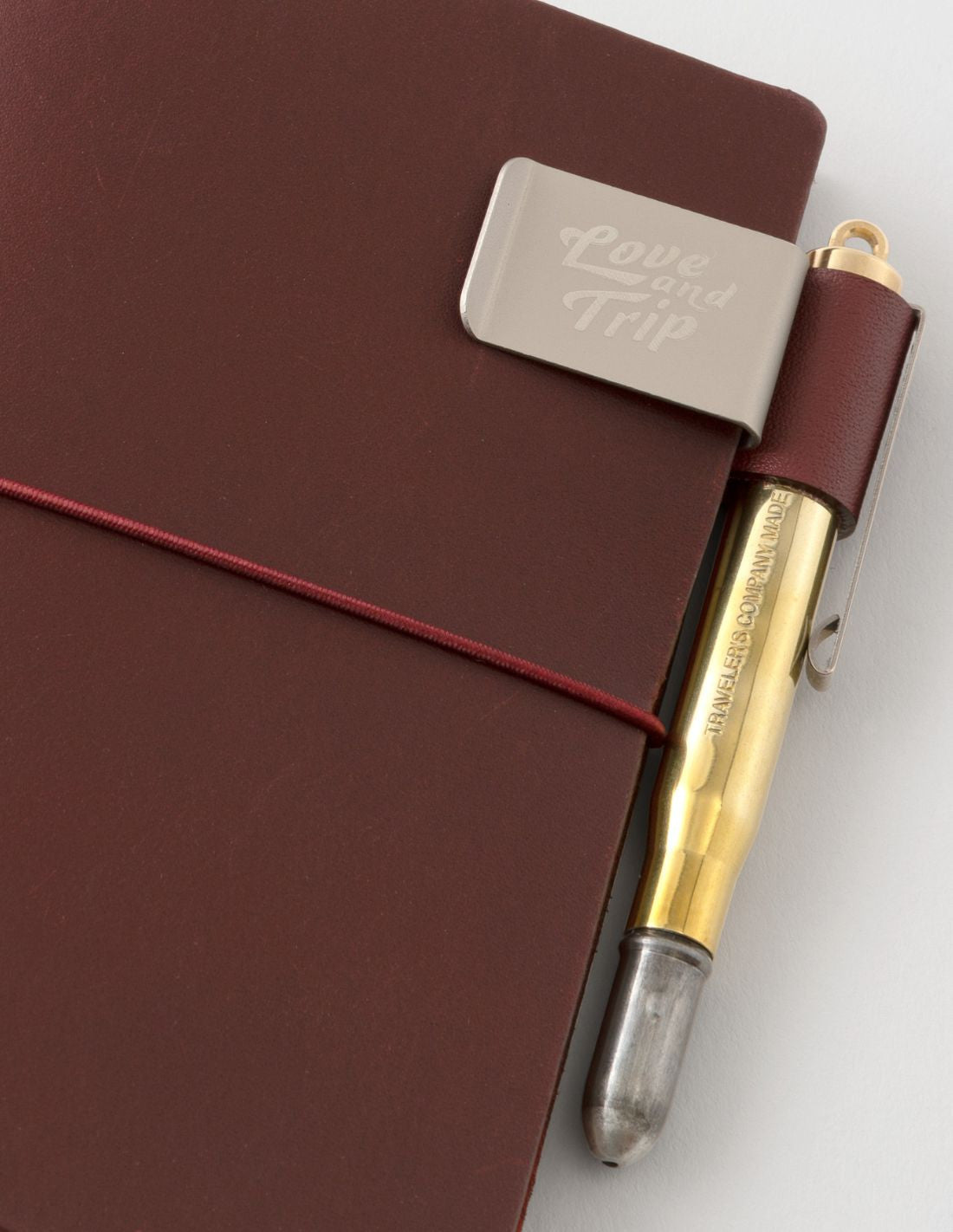 TRAVELER'S notebook LOVE AND TRIP Red - porte - stylo - rouge - 
